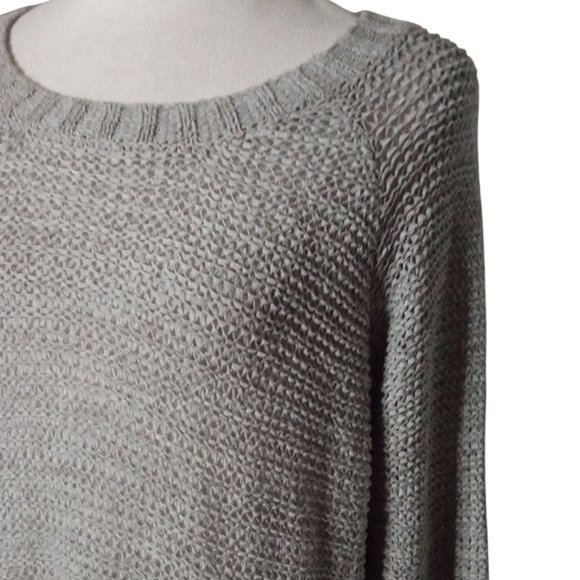 Entro Gray Open Knit Crochet Fringe Trim Half Sleeve Top Nylon Blend Size Small - Picture 3 of 8